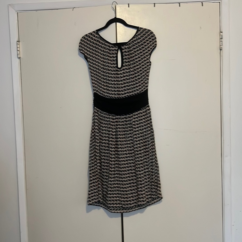 MILLY New York EUC 100-% silk keyhole dress